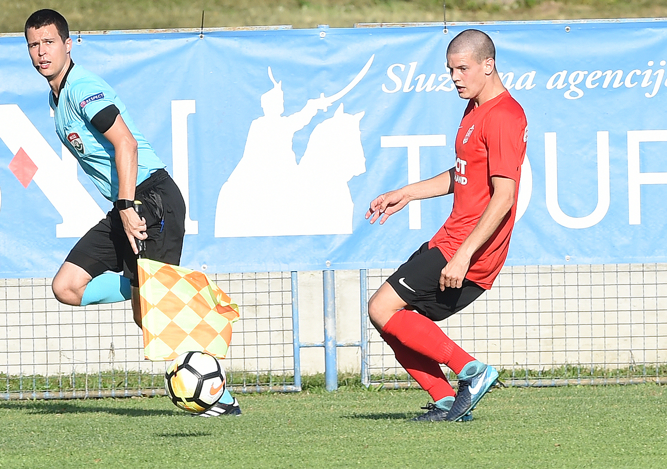 Malgré la troisième place de l'US Alençon à cinq journées du terme du championnat, Amaury Tessier (ici, sous le maillot de la sélection normande) se montre légèrement déçu du parcours de son équipe à domicile.