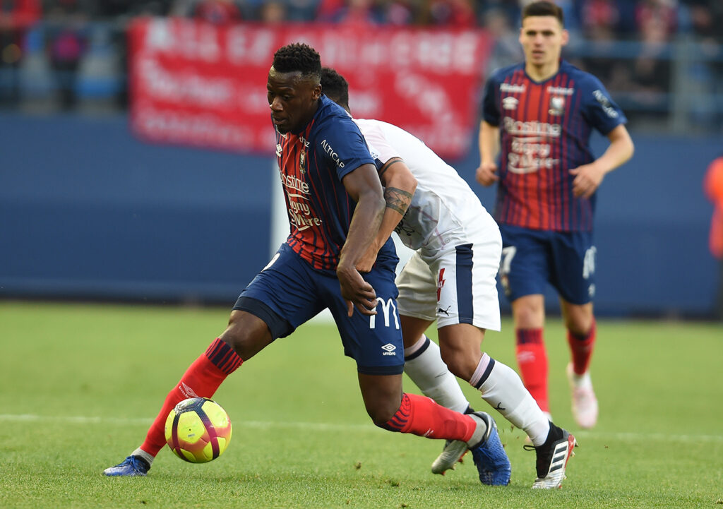 Alors qu'il lui restait encore un an de contrat au Stade Malherbe, Malik Tchokounté a pris la direction de Dunkerque. ©Damien Deslandes