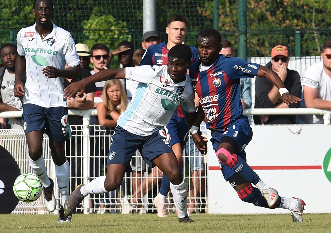 Deux minutes après un but refusé à Jamal Thiaré pour une position de hors-jeu assez limite à vitesse réelle, Dina Ebimbe a montré la voie du succès à son équipe en ouvrant la marque (53').