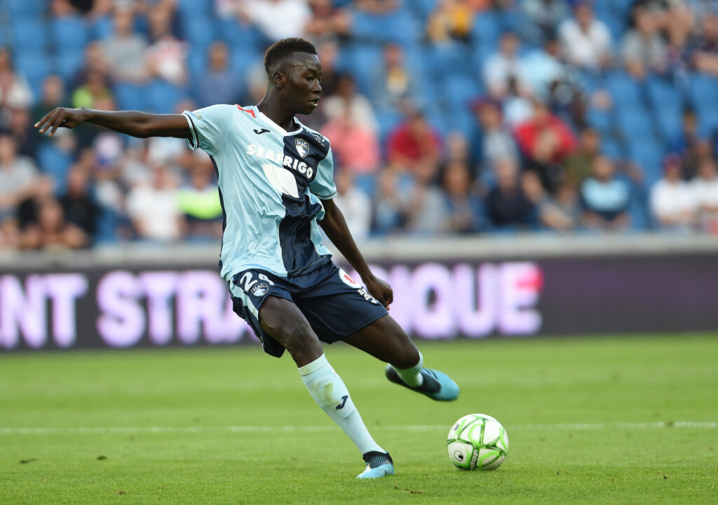 Sur le banc face à Ajaccio en ouverture du championnat à cause d'un pépin physique, Pape Gueye a derrière enchaîné trois titularisations. Le jeune milieu relayeur est l'un des piliers du onze de départ de Paul Le Guen.