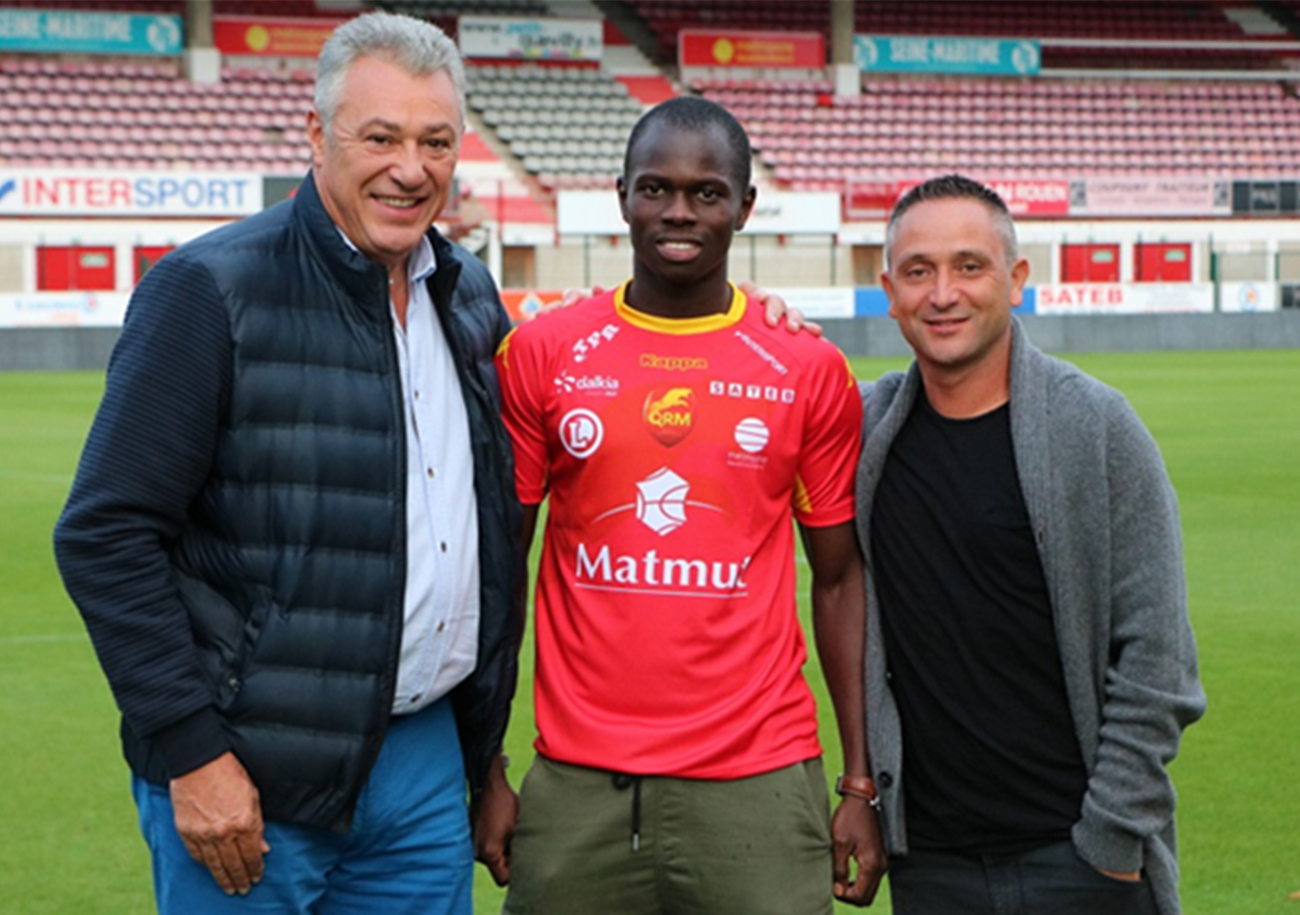 Après un premier passage entre janvier et mai 2018 en L2 (sept buts en 11 titularisations), Lamine Ndao effectue son retour dans l'équipe dirigée par Manu Da Costa (à droite).