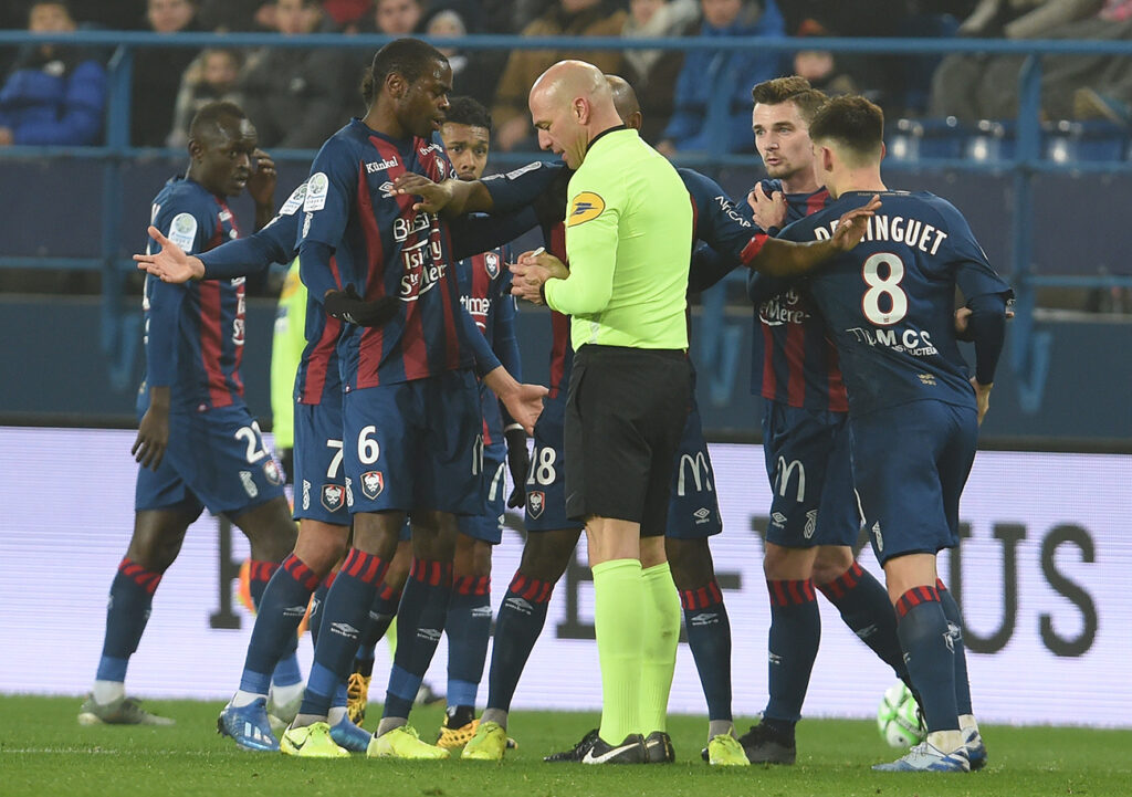 Grâce à un penalty d'Alexandre Mendy, le Stade Malherbe s'est imposé 1-0 aux dépens de l'AC Ajaccio pour son premier match de préparation. ©Damien Deslandes