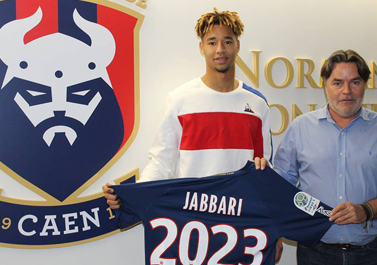 Mis à l'essai depuis le début de la saison avec la réserve en N3, Ayoub Jabbari a paraphé un premier contrat professionnel jusqu'en 2023 avec le Stade Malherbe.
