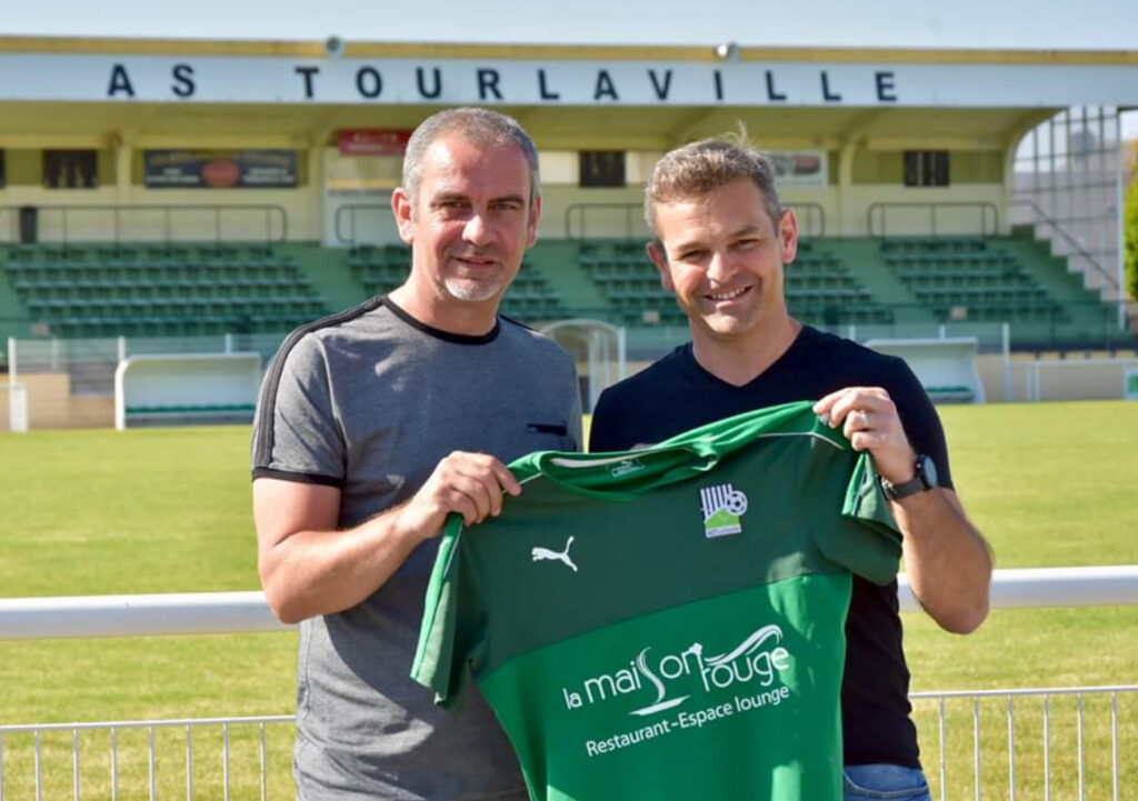 Avec l'AS Tourlaville du président Cédric Titaux, Jean-Marie Huriez s'est engagé sur le long terme. ©AS Tourlaville