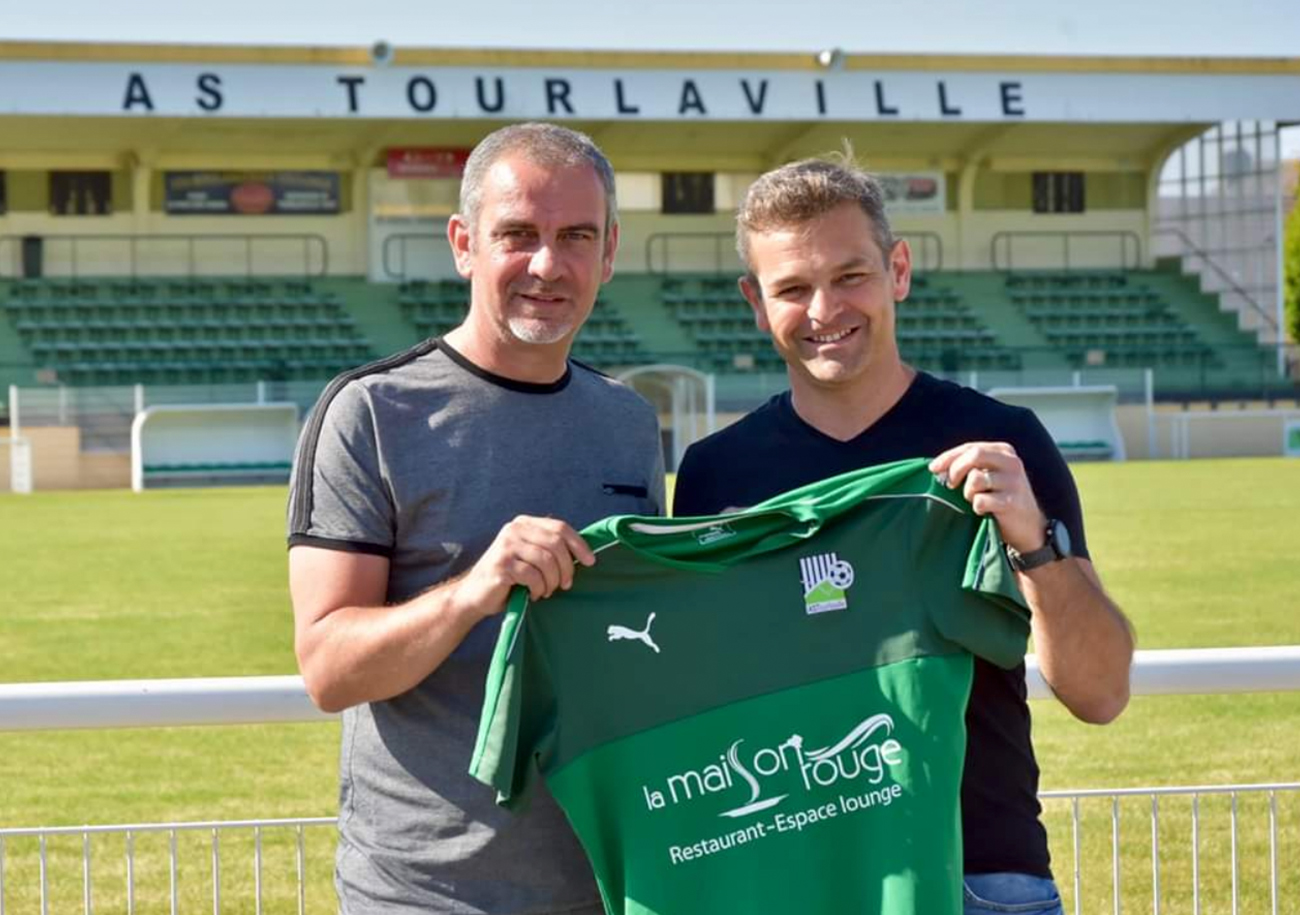 Avec l'AS Tourlaville du président Cédric Titaux, Jean-Marie Huriez s'est engagé sur le long terme. ©AS Tourlaville