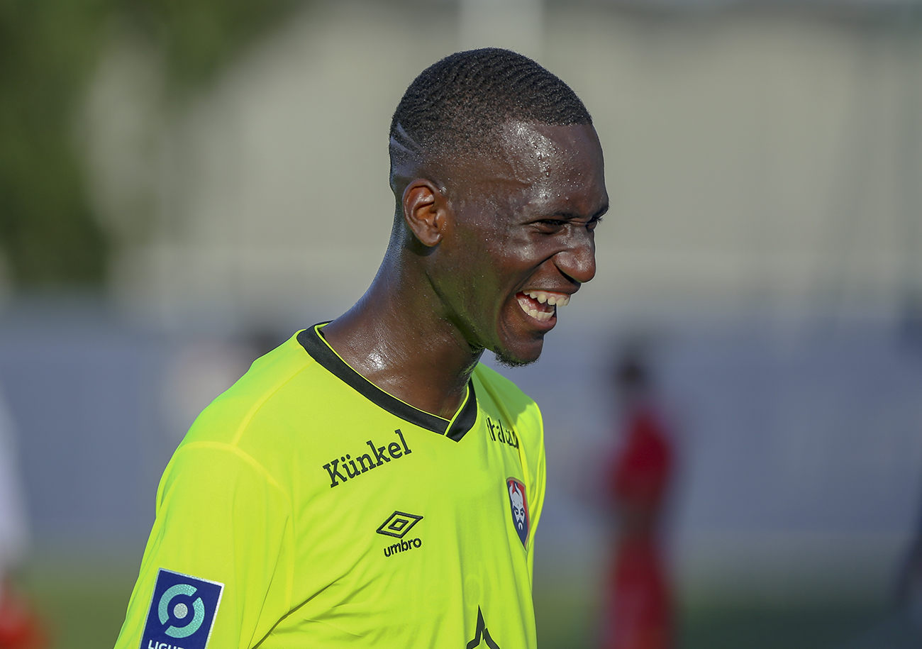 Alors qu'il soufflera sa 17e bougie en janvier, Jason Ngouabi a signé son premier contrat professionnel avec le Stade Malherbe, son club formateur.