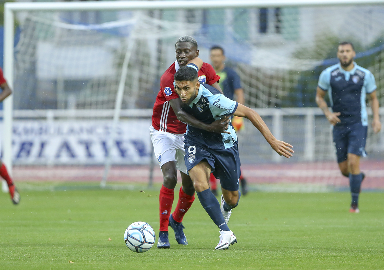 Contre l'US Avranches, Nabil Alioui, la dernière recrue du HAC, a effectué ses débuts sous le maillot « Ciel et Marine ». ©Damien Deslandes