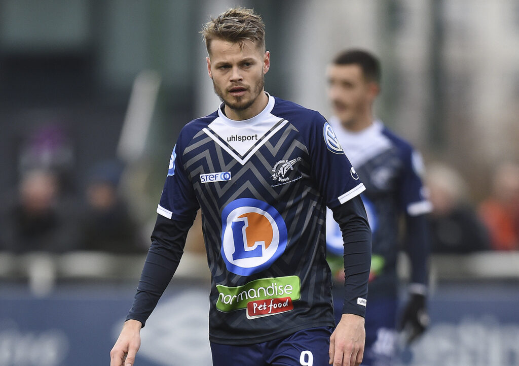 Après deux saisons à Vire où il a enfilé les buts comme des perles, Arthur Dallois a accepté un nouveau défi en répondant à l'appel du FC Rouen.