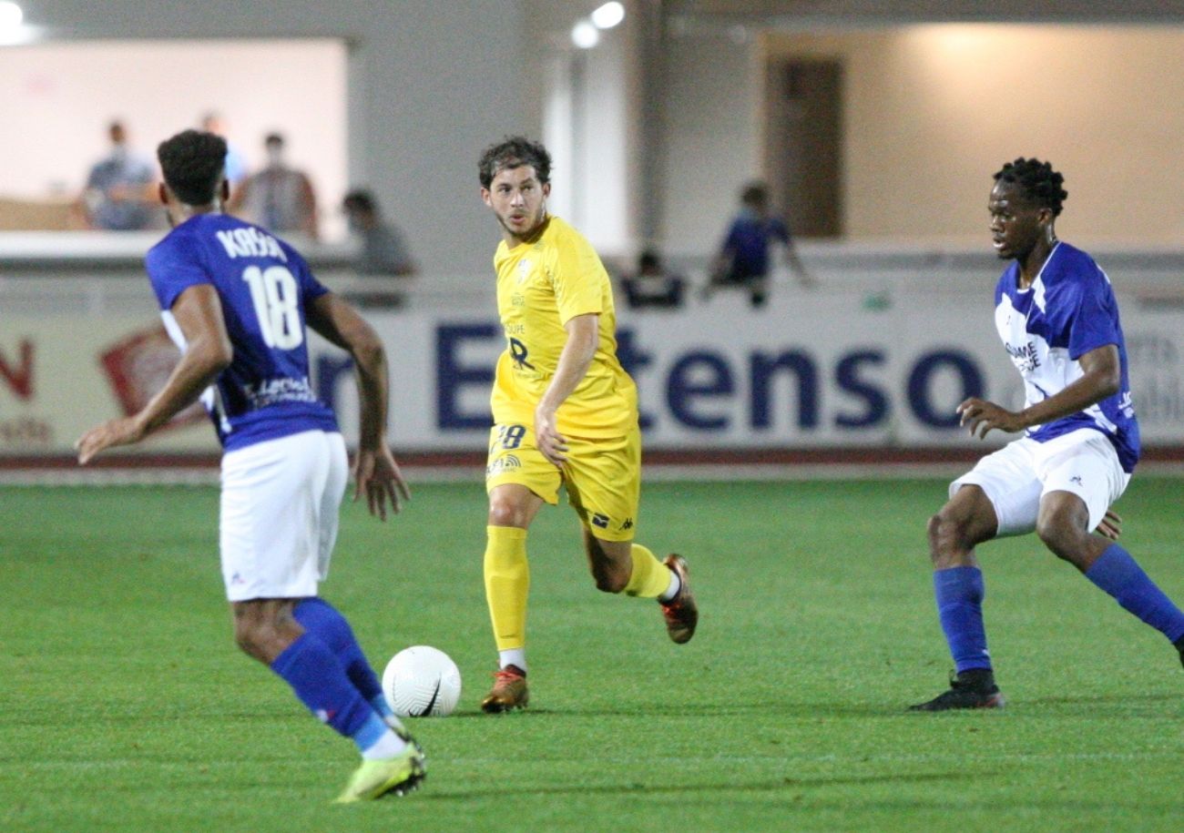 Malgré la défaite du Stade Briochin (2-1), sa nouvelle équipe, Jordan Blondel a vécu un déplacement plein d'émotions à Avranches vendredi. ©JLR