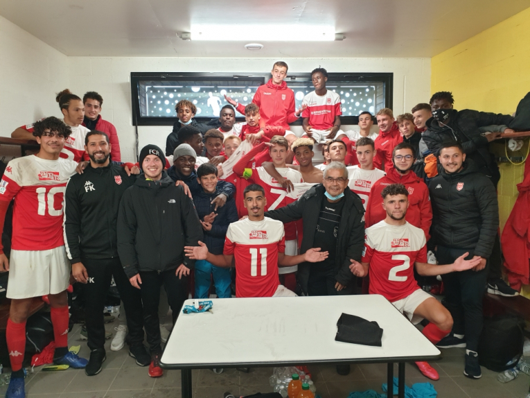 Les U17 du FC Rouen évoluent en poule nationale pour la deuxième année de suite et tentent de surfer sur leur surprenante saison 2019/2020 conclue au 5e rang. ©FCR1899