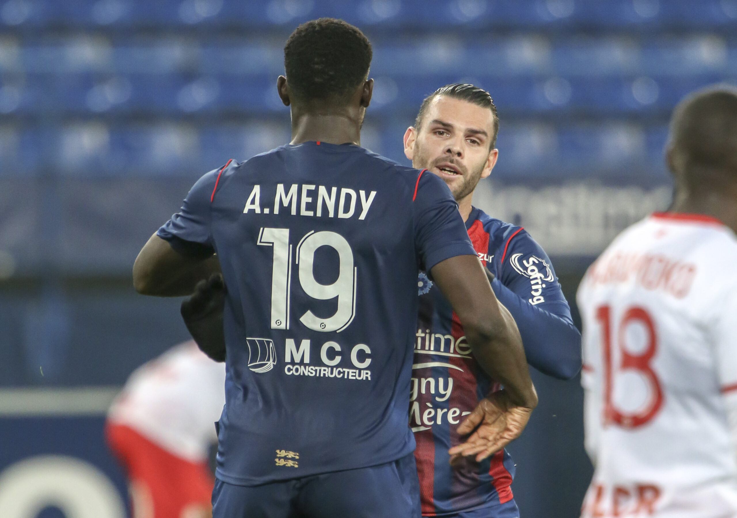 Si Yoann Court est un titulaire indiscutable du collectif caennais,Alexandre Mendy pourrait retrouver le onze de départ après avoir été suspendu contre Sochaux avant Noël. ©Damien Deslandes