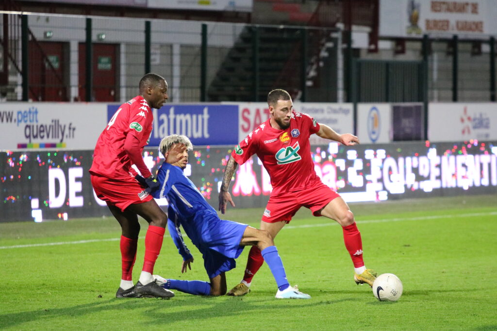 Le collectif de Bruno Irles s'est montré légèrement plus tranchant que l'US Avranches d'Azzedine Ounahi pour rallier sur le fil le 8ème tour de la Coupe de France. @QRM