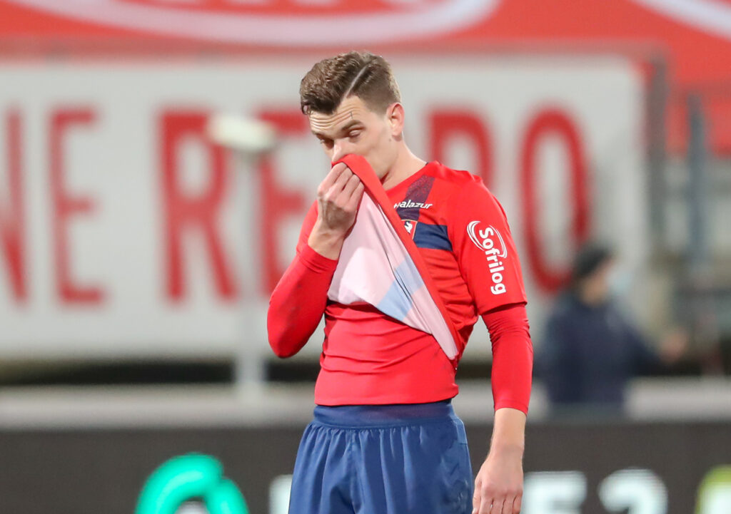 Actuellement, au sein de l'effectif du Stade Malherbe, il semble être quatre pour deux places en attaque : Alexandre Mendy, Samuel Essende, Godson Kyeremeh et... Benjamin Jeannot. ©Damien Deslandes