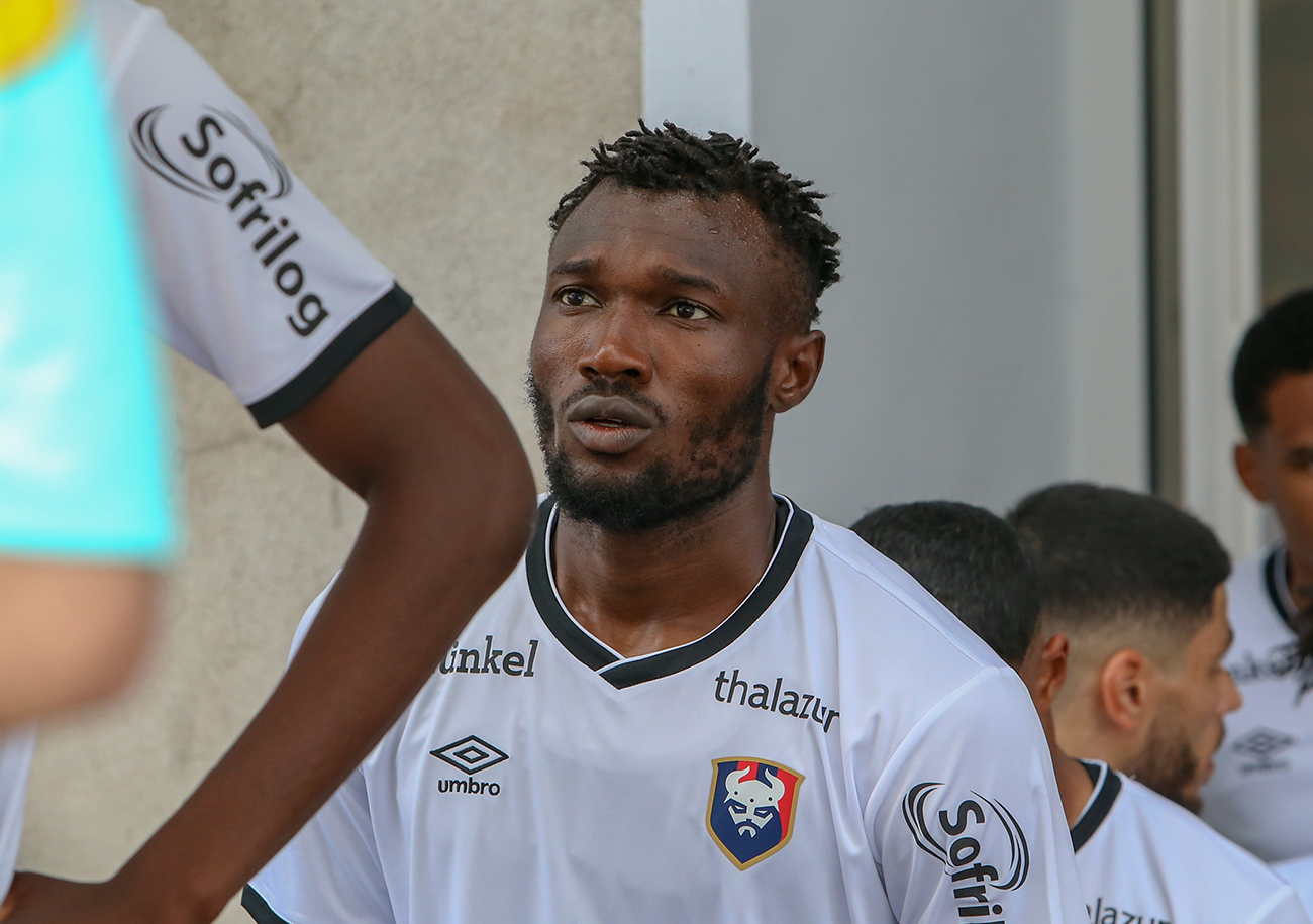 Au Stade Malherbe, Franklin Wadja a retrouvé Aloys Fouda, avec qui il a fréquenté la même académie à Douala, et Benjamin Jeannot, son partenaire au FC Lorient. ©Damien Deslandes