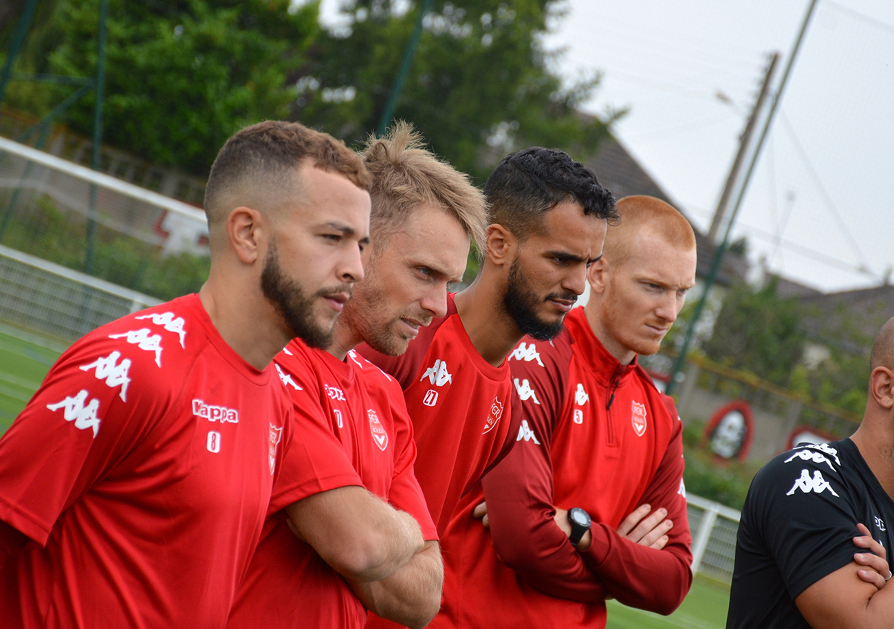 Sur le plan tactique, le FC Rouen devrait évoluer en 4-2-3-1 à moins que le départ d'Adama Sidibé entraîne un changement en 4-4-2 losange. ©Bernard Morvan - FC Rouen 1899