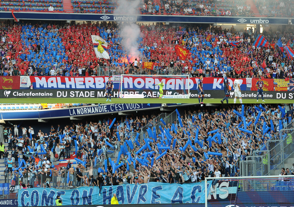 Derby ou pas, cette confrontation régionale est particulièrement attendue par les supporters des deux camps ; 15 000 spectateurs sont prévus à d'Ornano samedi soir dont, au moins, 1 000 Havrais.