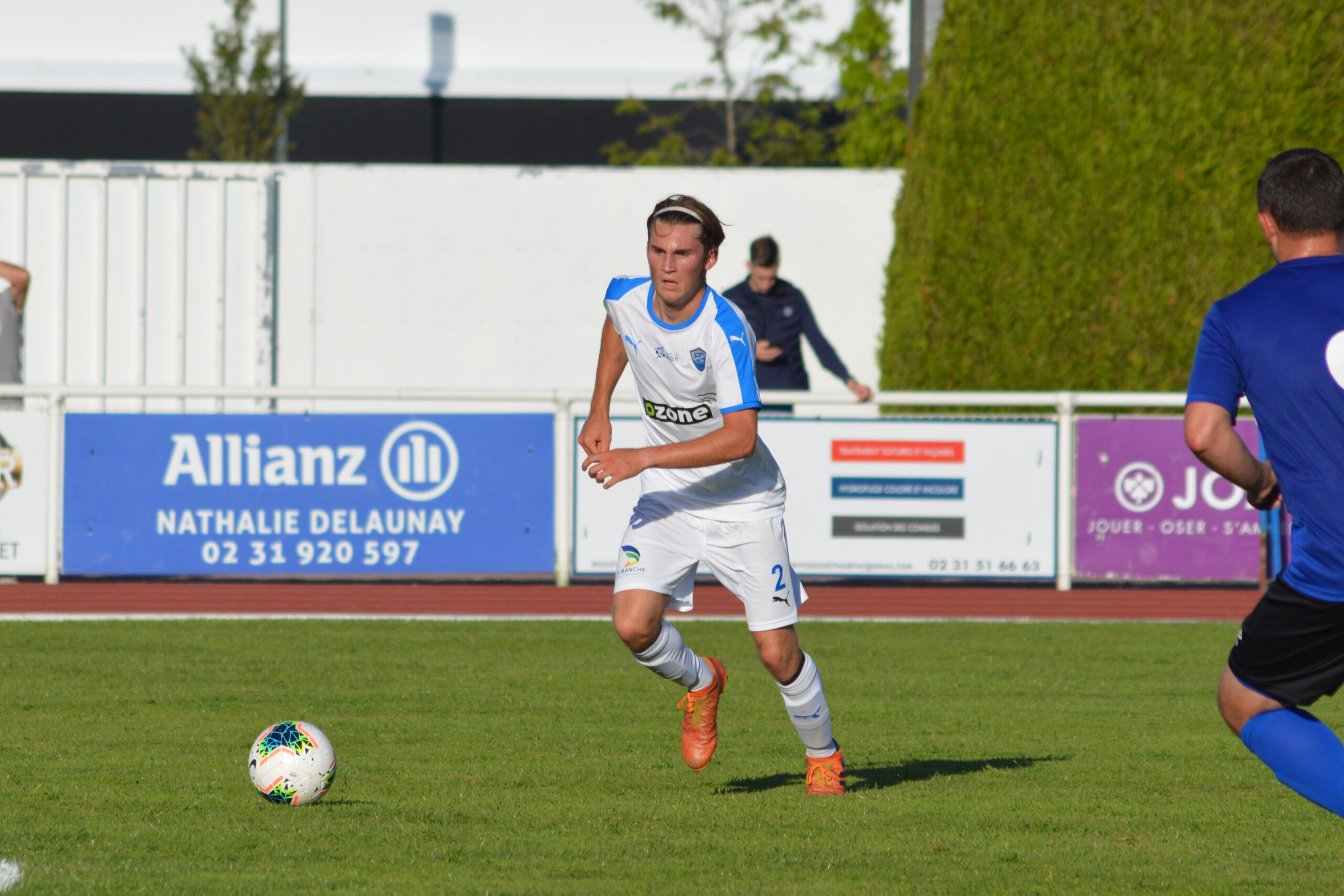 Enfant de l'ASPTT Caen où il a joué jusqu'à 17 ans, Evan Olivier a évolué à l'US Avranches, notamment en U17 nationaux, avant de défendre les couleurs saint-loises depuis trois saisons.  ©FC Saint-Lô