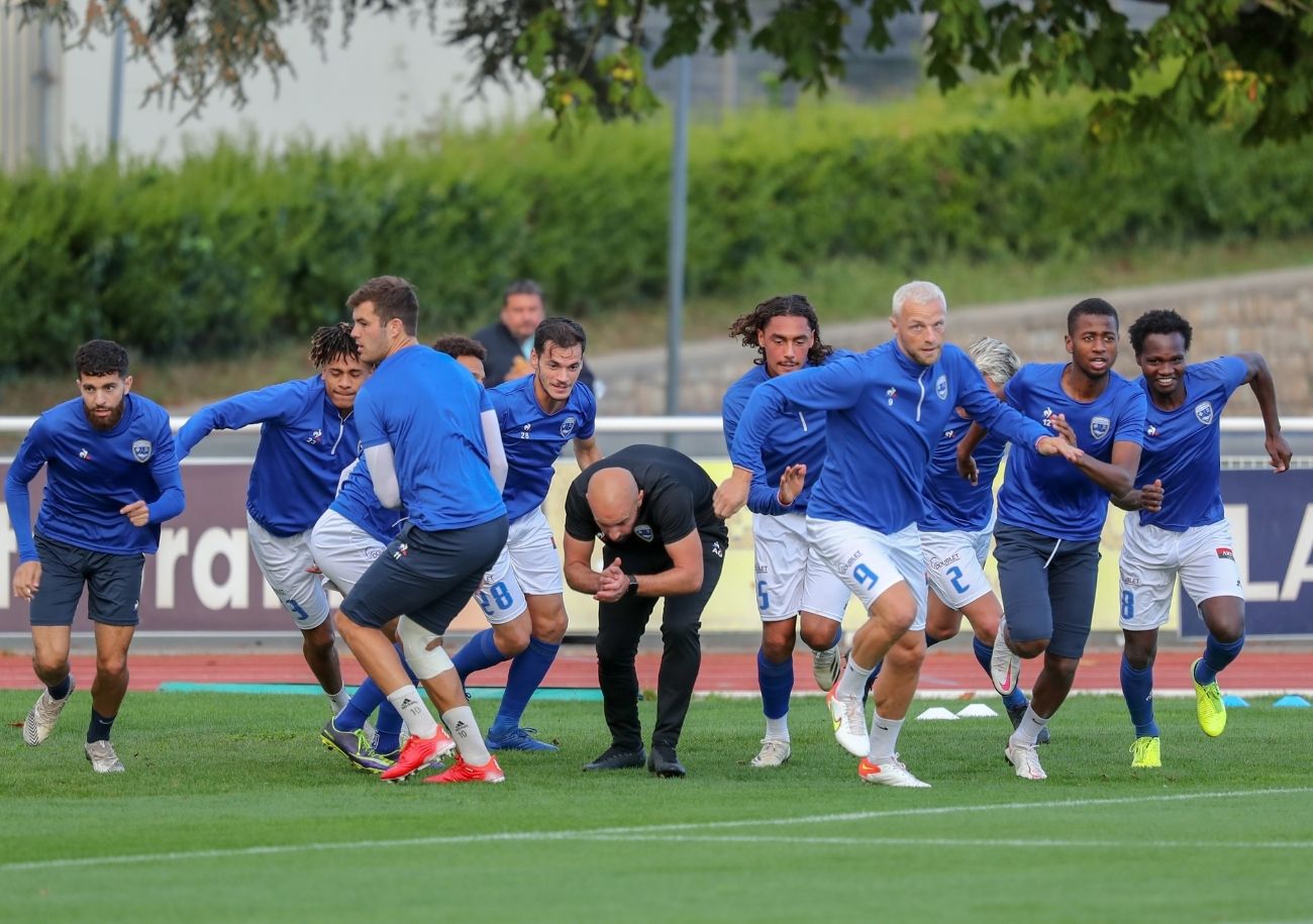 Les blessés et les suspendus se sont tellement accumulés à l'US Avranches que les choix de l'entraîneur Fred Reculeau sont plus réduits que jamais avant Bastia-Borgo. ©Damien Deslandes