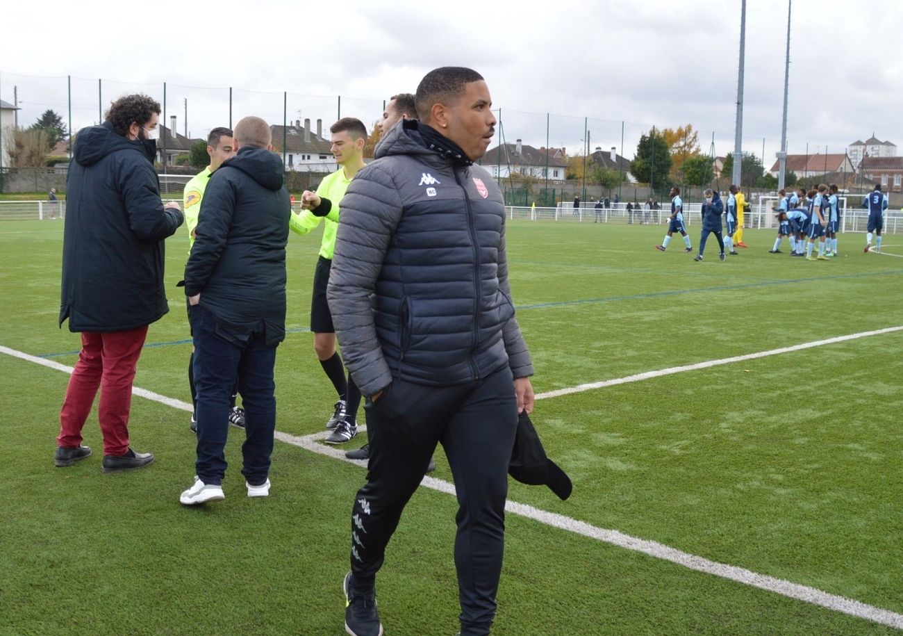 À 29 ans, Harry Catorc a accepté de relever le défi du championnat U17 National avec une génération qu'il connaissait déjà très bien. ©Bernard Morvan/FC Rouen 1899