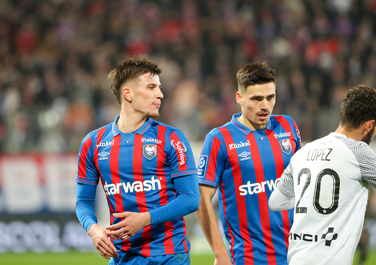 Le défenseur du Stade Malherbe, Hugo Vandermersch est l'invité du 9e épisode du Débrief.