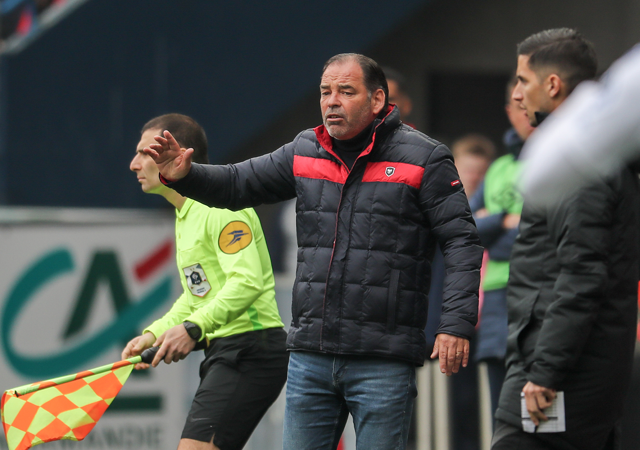Après le match nul contre Auxerre (1-1), Stéphane Moulin a regretté que son équipe encaisse, au minimum, un but à chaque rencontre. ©Damien Deslandes
