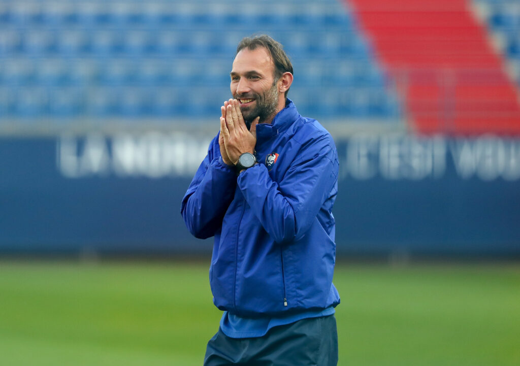 Après avoir enregistré trois défaites consécutives, l'équipe de Blois dirigée par un certain Cédric Hengbart est sortie de la zone rouge juste avant son déplacement à Venoix en s'imposant contre Guingamp. ©Damien Deslandes