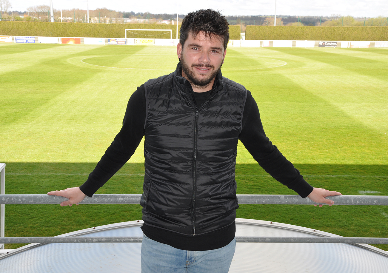 Un an et puis s'en va. Matthieu Chevreau ne sera plus l'entraîneur du FC Saint-Lô Manche la saison prochaine.