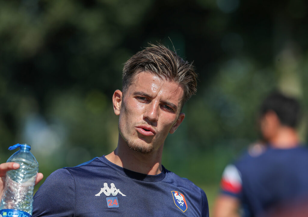 Du haut de ses 23 ans, Hugo Vandermersch joue le rôle de grand frère auprès de ses jeunes coéquipiers qui ont participé à l'aventure en Gambardella la saison dernière. ©Damien Deslandes