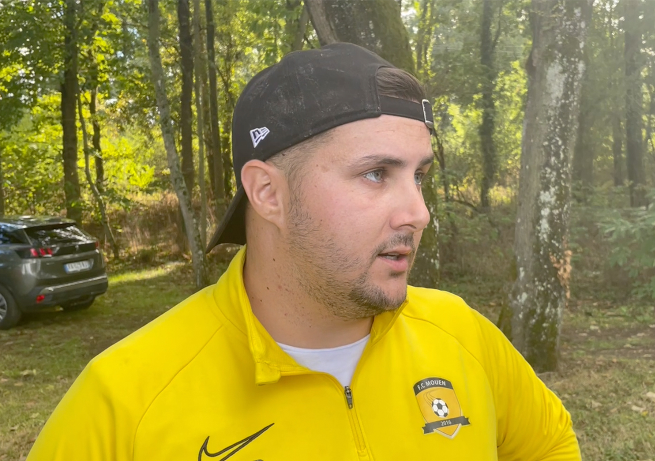 Thibault Marie, l'entraîneur du FC Mouen (D3), le petit poucet normand au 5e tour en Coupe de France.