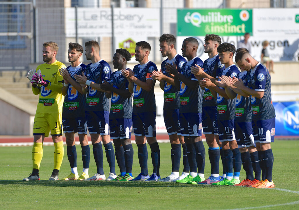 Après six journées de championnat de N3, l'AF Virois, toujours invaincue (5V-1N), occupe la deuxième place du classement à un point du leader, l'AG Caen, avec un match en moins. ©AF Virois