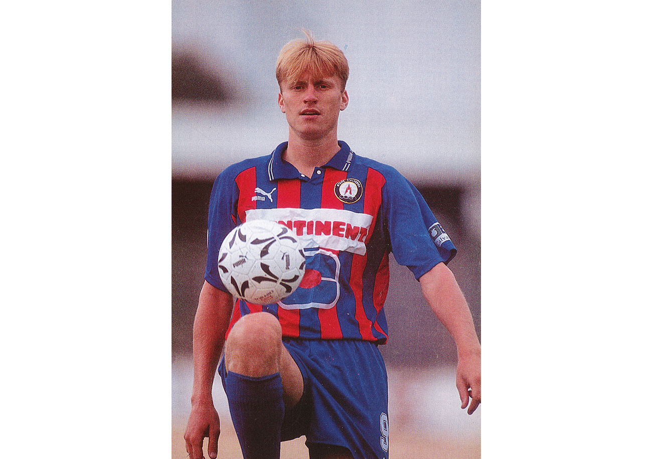 Le Suédois Kennet Andersson sous le maillot du Stade Malherbe lors de la saison 1993-1994.