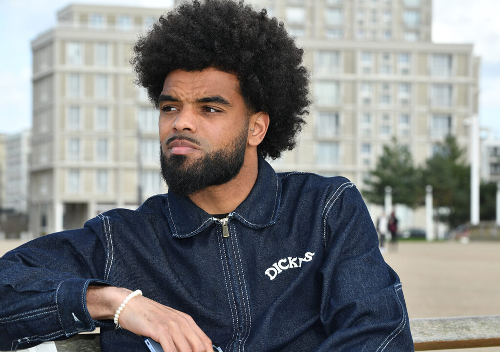 Formé au Stade Malherbe, révélé chez les « pros » à Châteauroux avant un passage par La Gantoise en Belgique, Christopher Opéri est l'une des révélations de la Ligue 2 à son poste de latéral gauche. ©Emmanuel Lelaidier