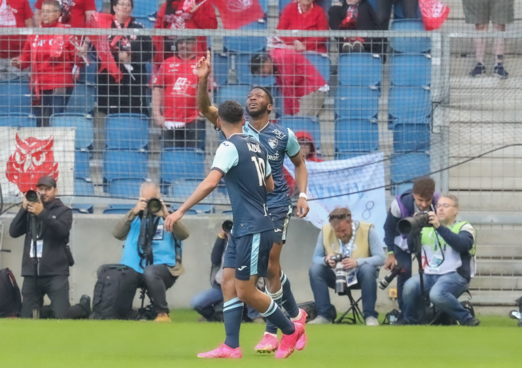 En marquant dès la 11e minute contre Dijon, Josué Casimir a placé Le Havre AC sur une voie royale vers la Ligue 1, une voie dont il n'a dès lors plus dévié. ©Damien Deslandes