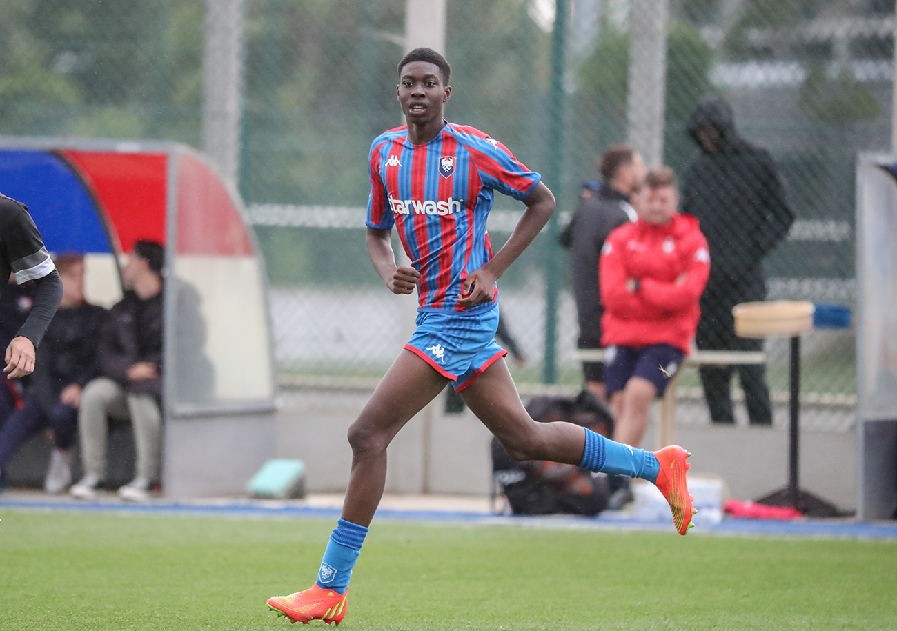 Après une saison quasi-blanche à cause d'une rupture des ligaments croisés, Zoumana Bagbema se voit offrir une seconde chance de faire carrière sous le maillot du Stade Malherbe. ©Damien Deslandes