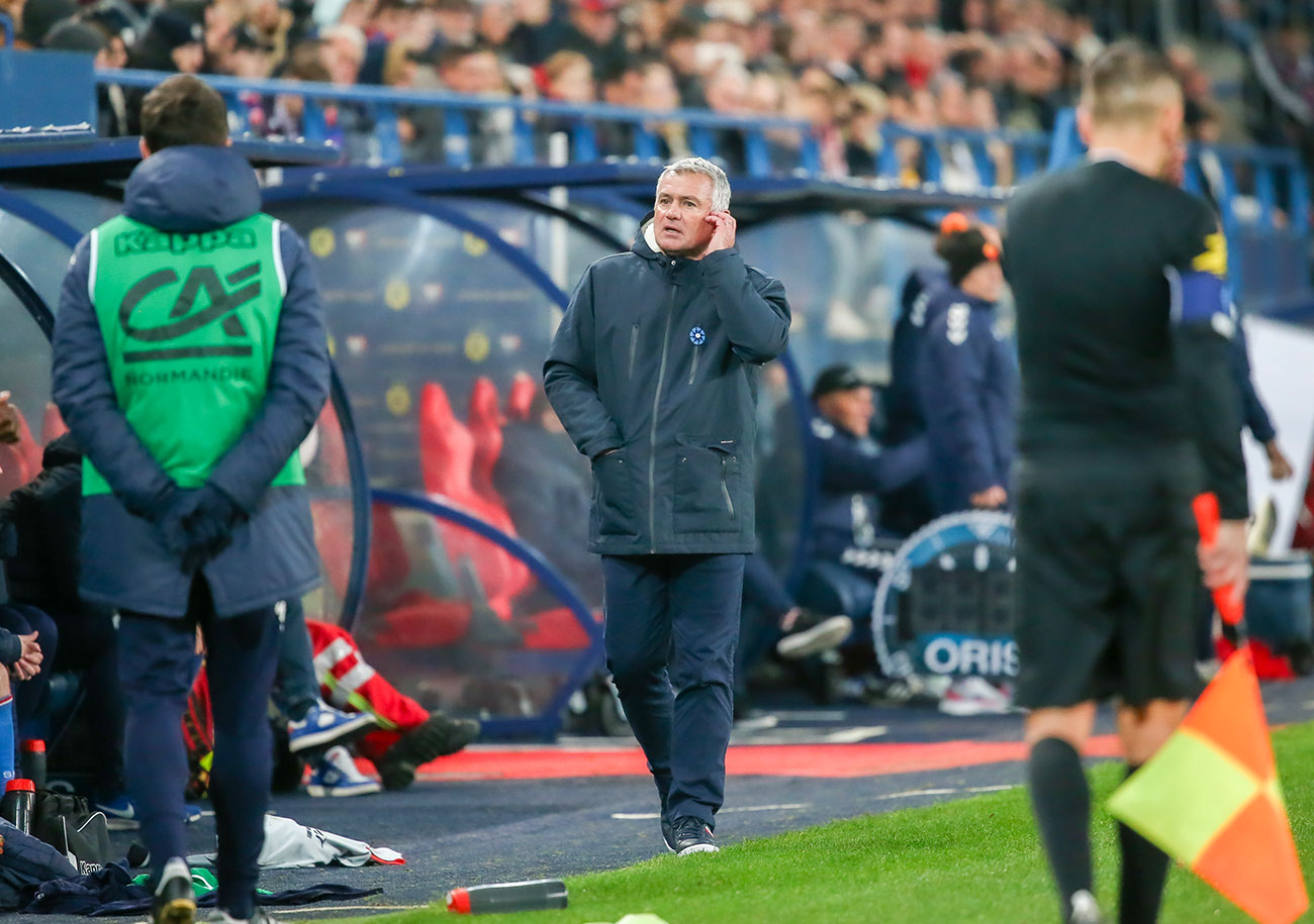 En plus de tous les internationaux, Patrice Sauvaget sera privé d'Alexandre Mendy, qui se ressent toujours de sa cheville, pour l'entrée en lice du SMC en Coupe de France. ©Damien Deslandes