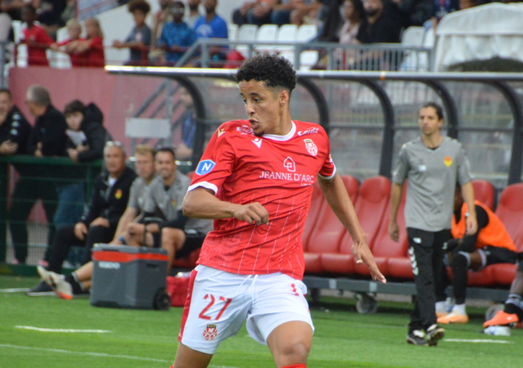 Hicham Benkaïd et ses partenaires ont l'ambition de commencer 2024 de la meilleure des manières en se qualifiant sur le terrain de Louhans Cuiseaux (N3). ©FC Rouen 1899