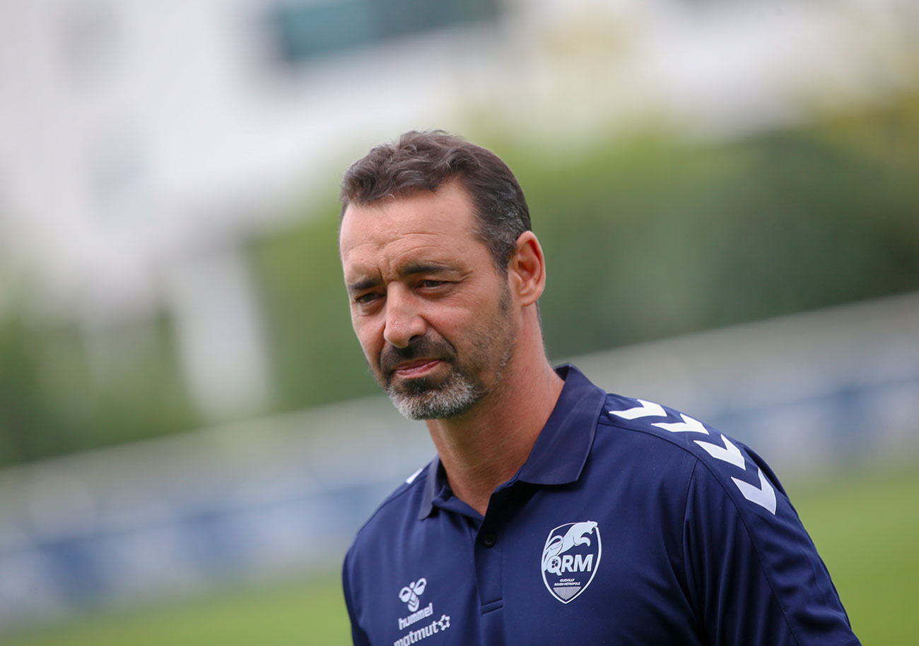 En l'espace d'une saison et demie, Olivier Echouafni aura dirigé à 58 reprises QRM en Ligue 2 pour un bilan de 15 victoires, 22 nuls et 21 défaites. ©Damien Deslandes