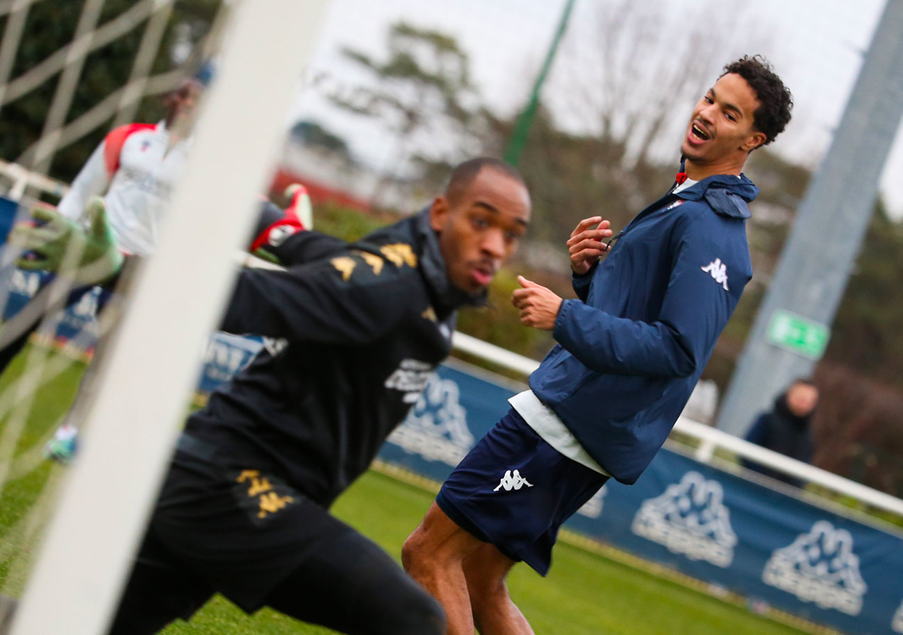 Trois jours après son arrivée en Normandie, Amine Salama figure dans le groupe des 18 joueurs caennais qui s'est envolé direction Grenoble. ©Damien Deslandes