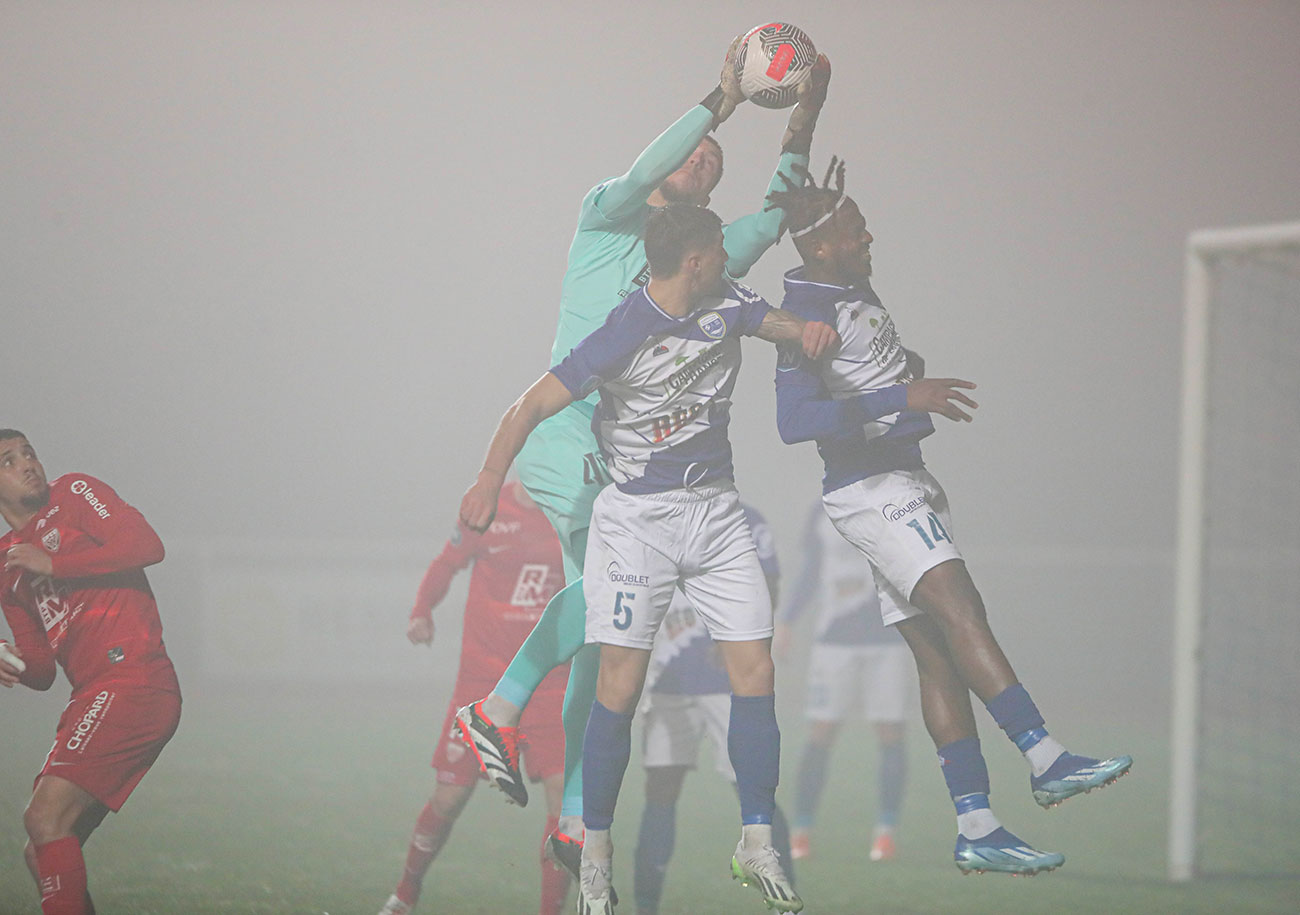 Contre Dijon, l'US Avranches a concédé sa première défaite de la saison à Fenouillère ; le revers contre Marignane ayant été annulé, cette confrontation sera à rejouer. ©Damien Deslandes