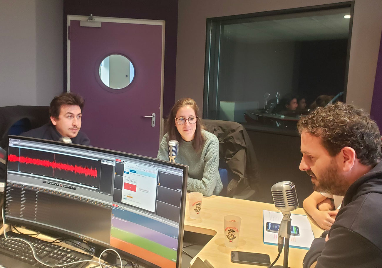 Autour de Joris Marin (Sweet FM), Morgane Huguen (Ouest France), Valentin Pineau (Ouest France) et Mathieu Billeaud (Foot Normand) sont revenus sur la dynamique actuelle du Stade Malherbe.