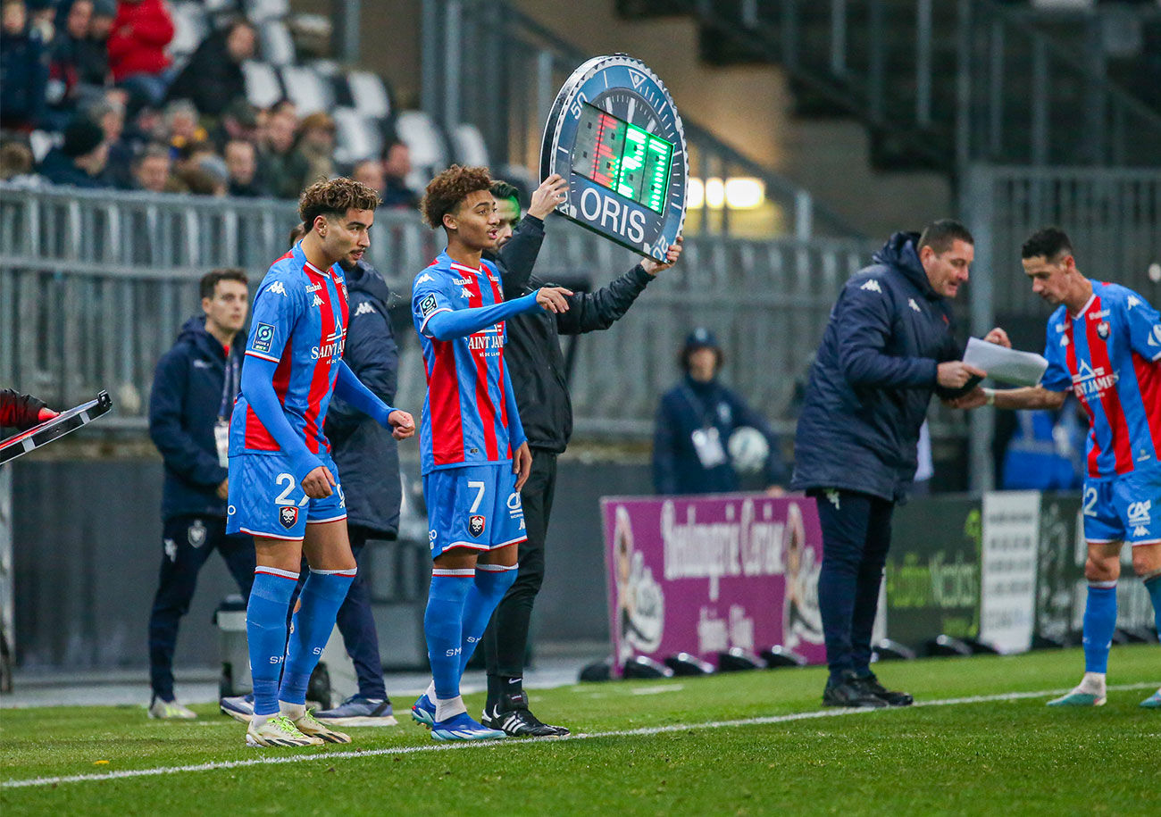 Alors que la concurrence s'est encore renforcée avec l'arrivée d'Amine Salama, Tidiam Gomis va tenter de gagner du temps de jeu d'ici la fin de la saison sous le maillot « Rouge et Bleu ». ©Damien Deslandes