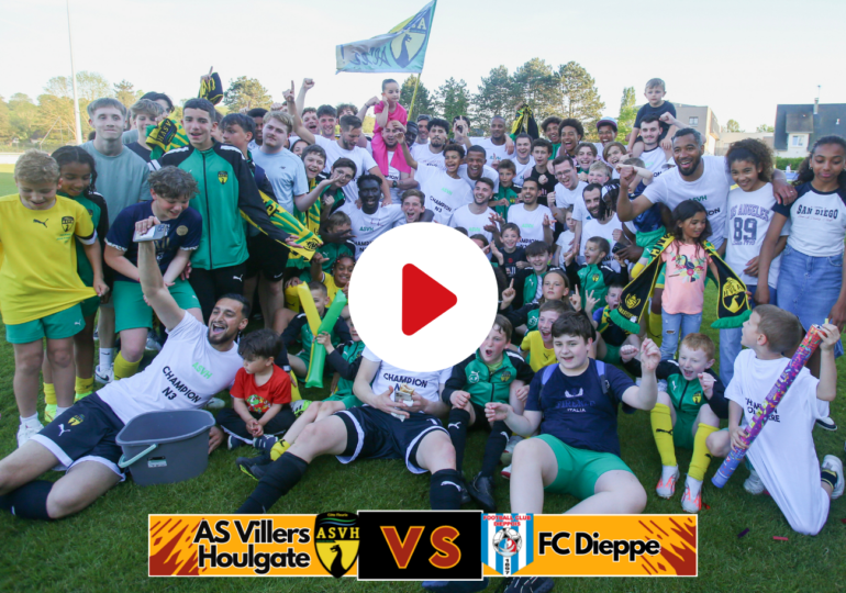 A l'issue de sa victoire aux dépens du FC Dieppe (3-2), l'AS Villers-Houlgate a longuement communié avec ses jeunes supporters sur la pelouse du Stade André-Salasse. ©Damien Deslandes