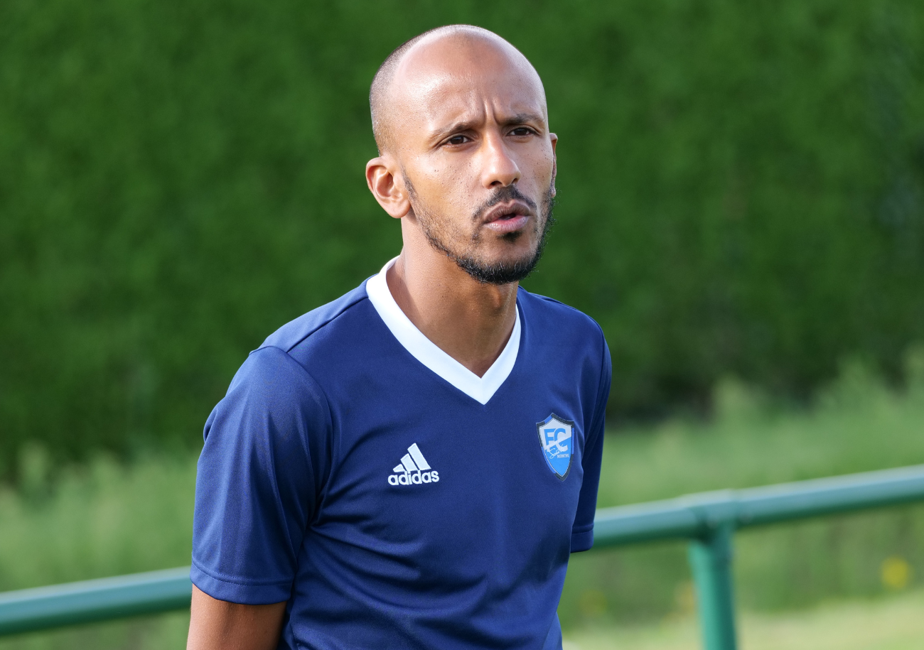 Djilalli Bekkar devrait poursuivre sa carrière d'entraîneur en Normandie du côté du FC Dieppe après avoir brillé au FC Saint-Lô. ©Aurélien Renault