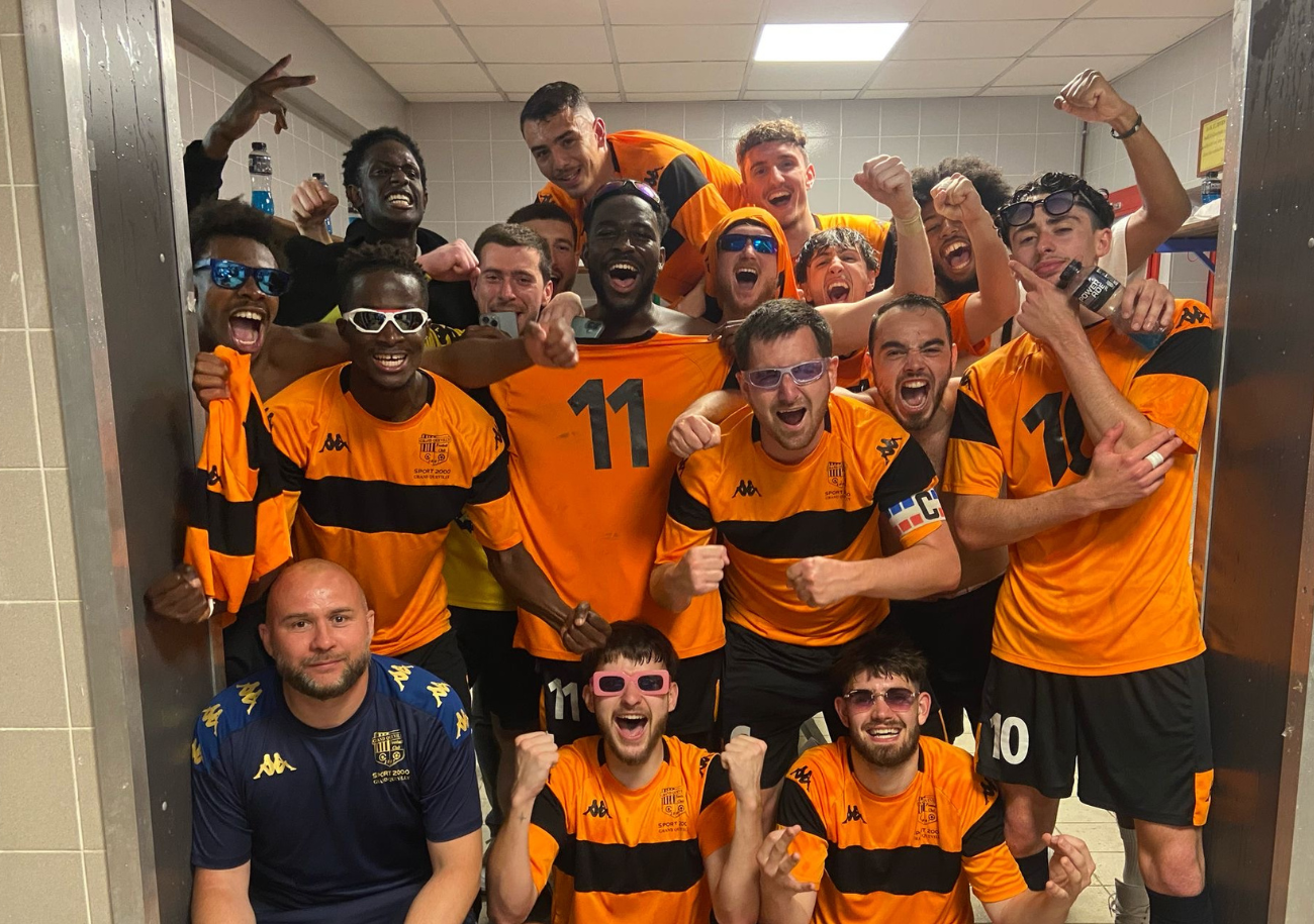 Julien Daviet et ses joueurs veulent offrir la coupe des réserves au Grand-Quevilly FC. ©GQFC