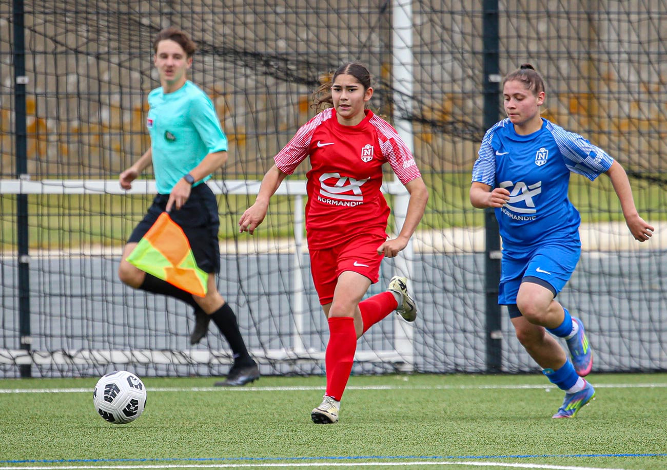Les jeunes U16 féminines du SM Caen ont pris le meilleur sur celles du Havre AC et les empêchent des réaliser le doublé. ©Damien Deslandes