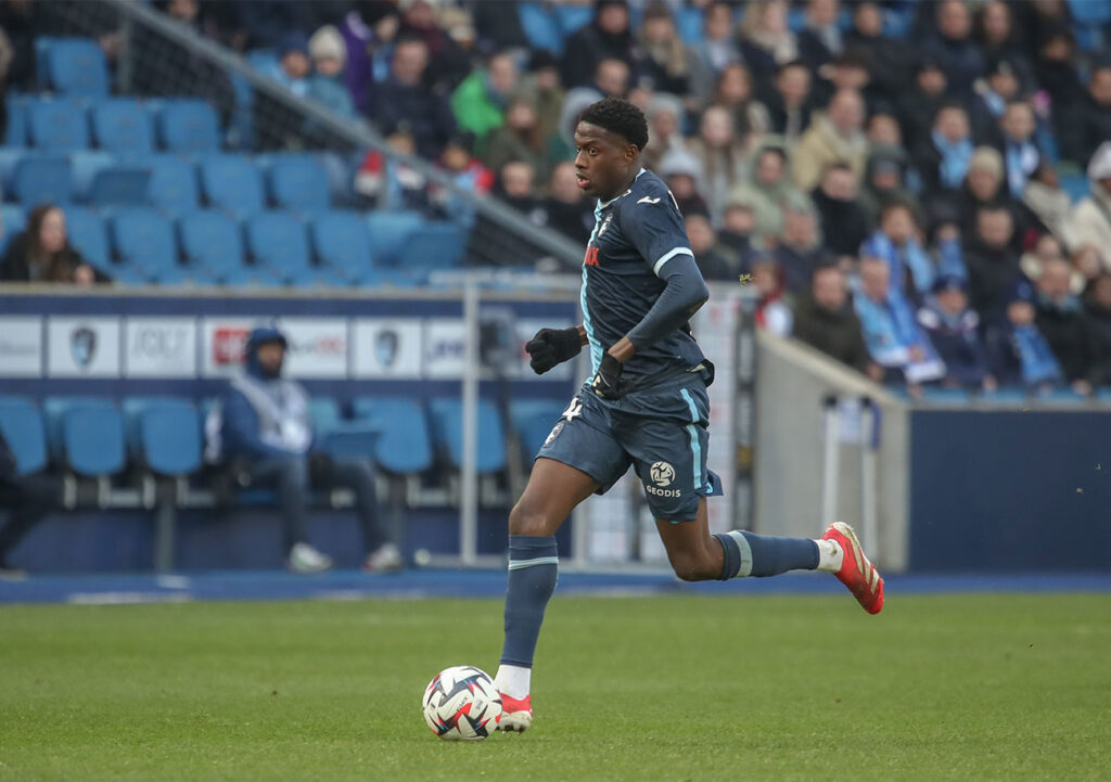 En l'absence de Junior Mwanga, Mahamadou Diawara pourrait être le complément d'Abdoulaye Touré au milieu de terrain à Strasbourg. Le joueur prêté par Lyon s'est révélé précieux depuis son arrivée cet hiver. ©Damien Delsandes