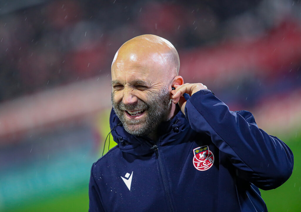 Après l'US Avranches comme joueur et le FC Rouen en tant qu'entraîneur, Maxime d'Ornano va connaître un troisième club normand en s'asseyant sur le banc du Stade Malherbe. ©Damien Deslandes