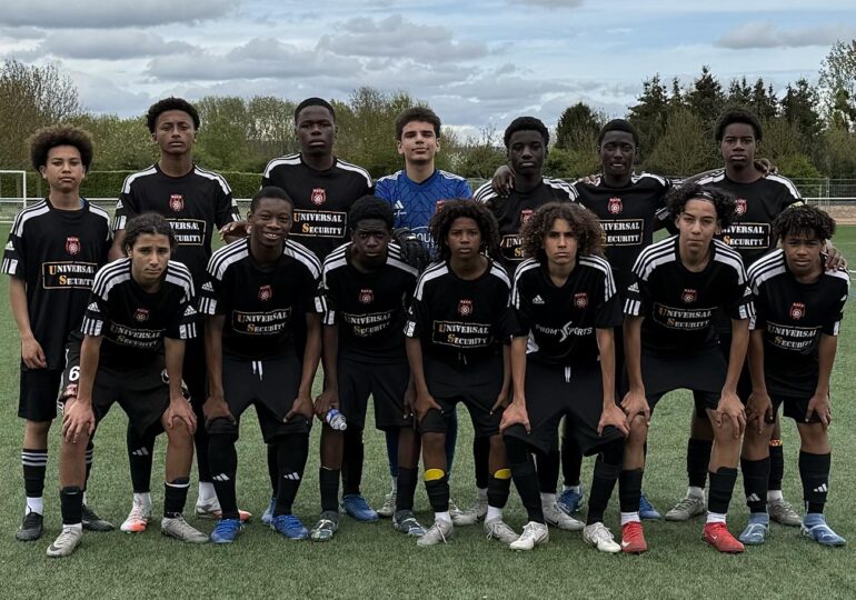 Pour leur dernière de la saison, les U15 du Rouen Sapins FC peuvent offrir à leur entraîneur Djakaria Diallo une sortie par la grande porte en remportant la Coupe de Normandie. ©Rouen Sapins FC