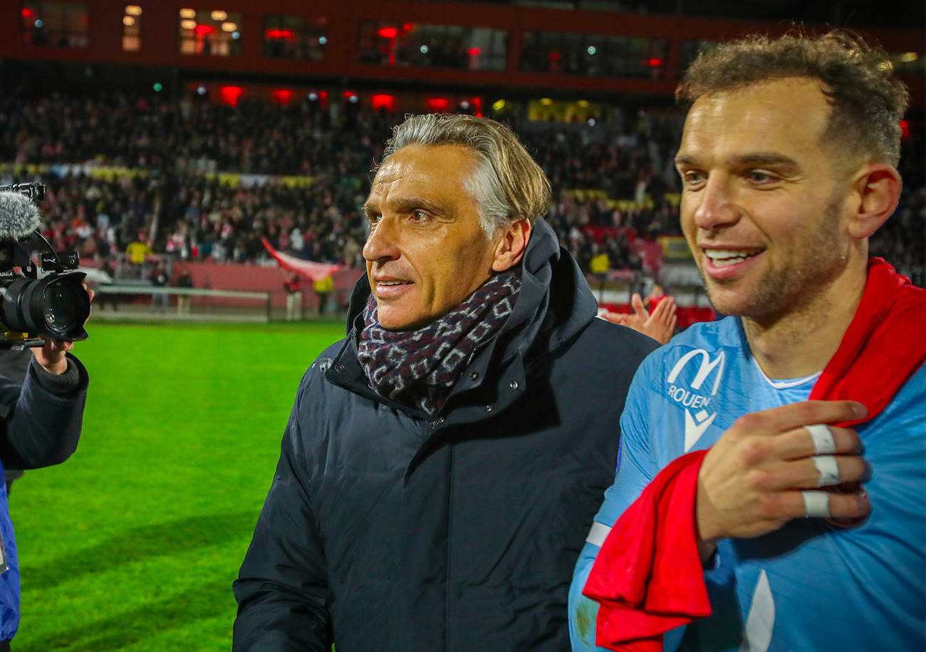 C'est à la tête d'un staff et d'un effectif renouvelé (où l'on retrouvera toujours le gardien Axel Maraval) que Régis Brouard dirigera le FC Rouen cette saison. ©Damien Deslandes