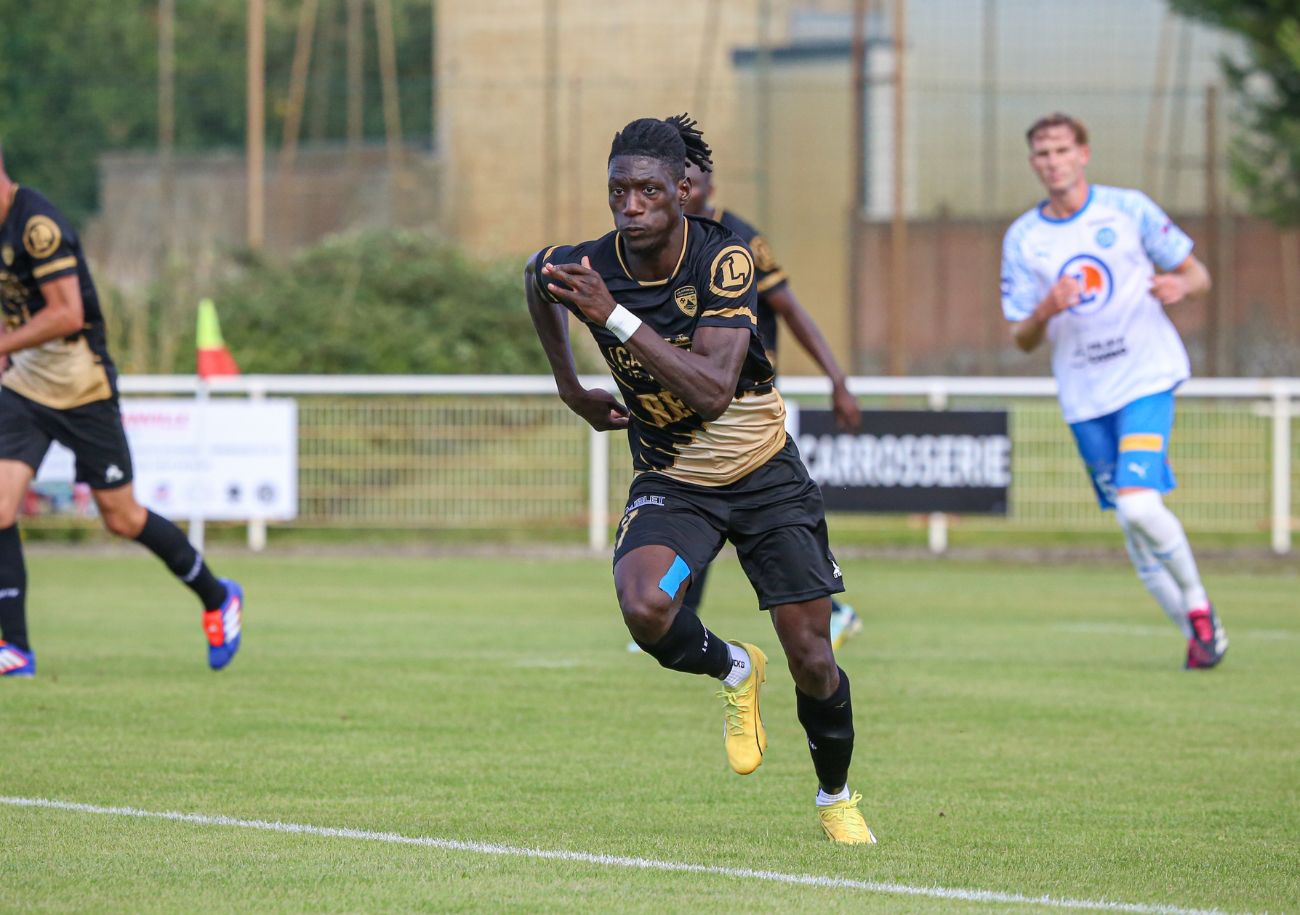 Après le SU Dives-Cabourg et l'US Avranches, Idrissa Seydi s'apprête à défendre les couleurs d'un troisième club normand, celles du FC Rouen. ©Damien Deslandes